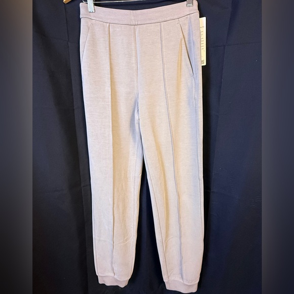 NWT Lululemon Softstreme Classic-Fit High-Rise Jogger Size Small Warm Ash Grey - Picture 4 of 12